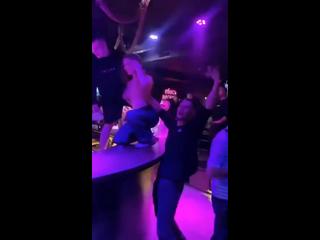 Видео: 18+ Публичный разврат в клубе Небар из Новосибирска